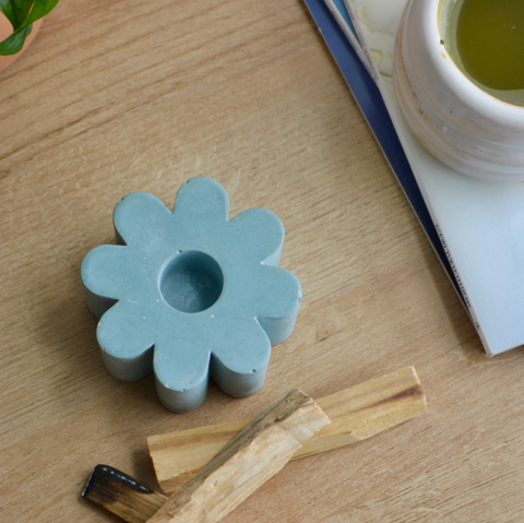 Daisy Candle Holder